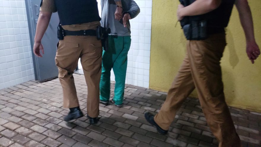 Indivíduo é detido acusado de agredir companheira no Universitário