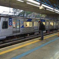 SP: contra privatizações, greve afeta funcionamento de trens e metrôs