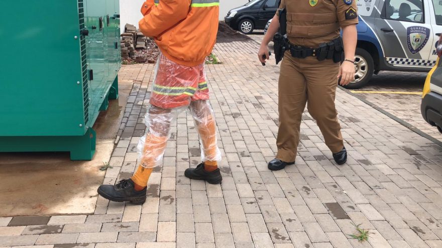 Jovem é detido pela PM após ser localizado com moto furtada