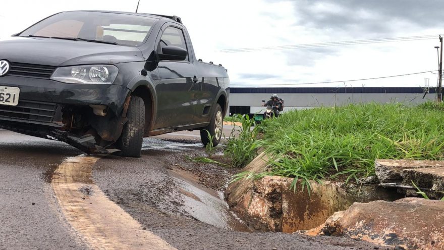 Utilitário se envolve em acidente no Trevo da Portal na BR-277 em Cascavel