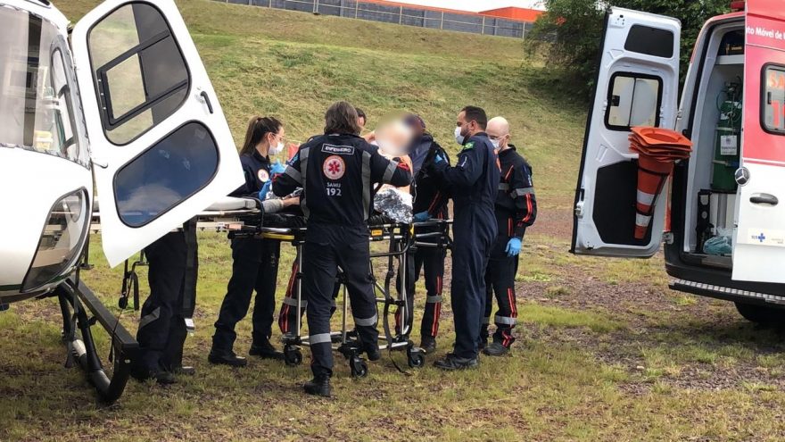 Idoso é transferido de Capitão para Cascavel de helicóptero do Consamu