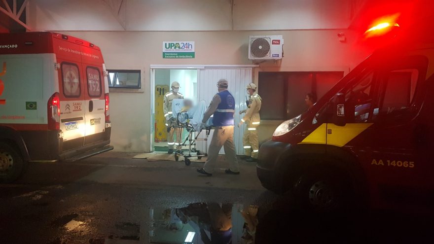 Idoso é socorrido após sofrer queda dentro de casa no Interlagos