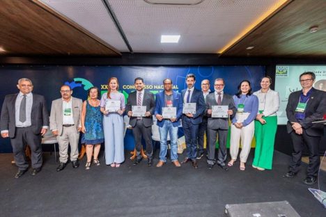 Auditores fiscais de Curitiba recebem prêmio nacional nas três primeiras posições Imagem referente a Auditores fiscais de Curitiba recebem prêmio nacional nas três primeiras posições
