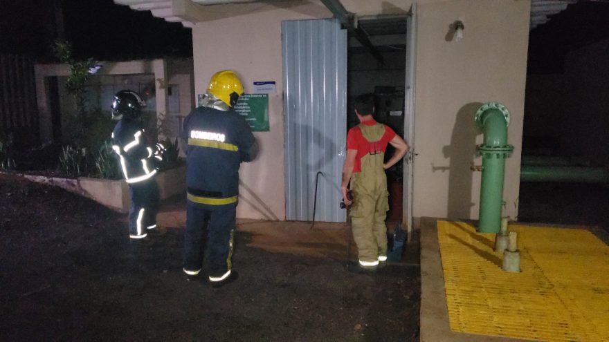 Foco de incêndio em estação da Sanepar mobiliza Corpo de Bombeiros