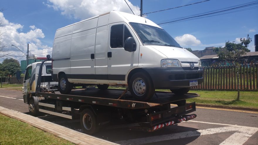 Van com registro de furto e clonada é apreendida pelo Serviço de Inteligência da Polícia Militar
