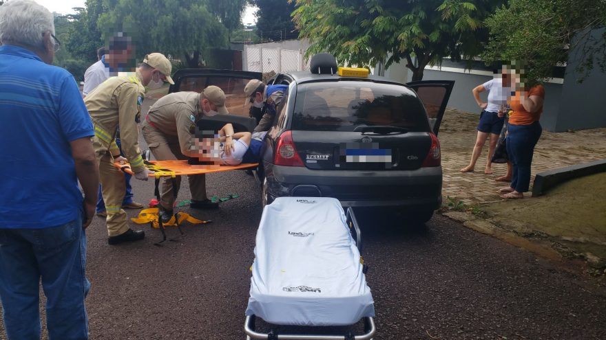 Mulher fica ferida em forte colisão na Rua Carlos Chagas