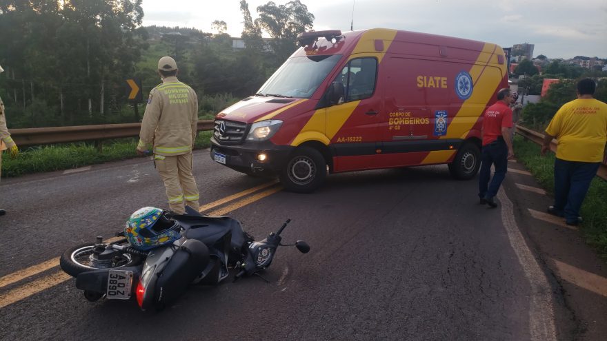 Acidente na BR-277 deixa motociclista ferido e trânsito lento no Trevo da Petrocon