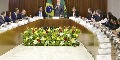 Brasil assume G20 com foco em fome, clima e governança global Imagem referente a Brasil assume G20 com foco em fome, clima e governança global