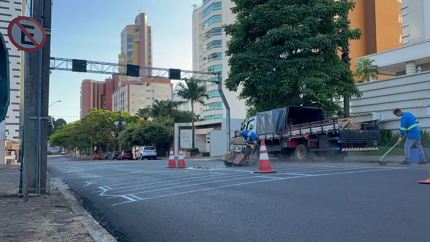 Após revitalização do Asfalto da Rua Minas Gerais, obras para religar radar são realizadas