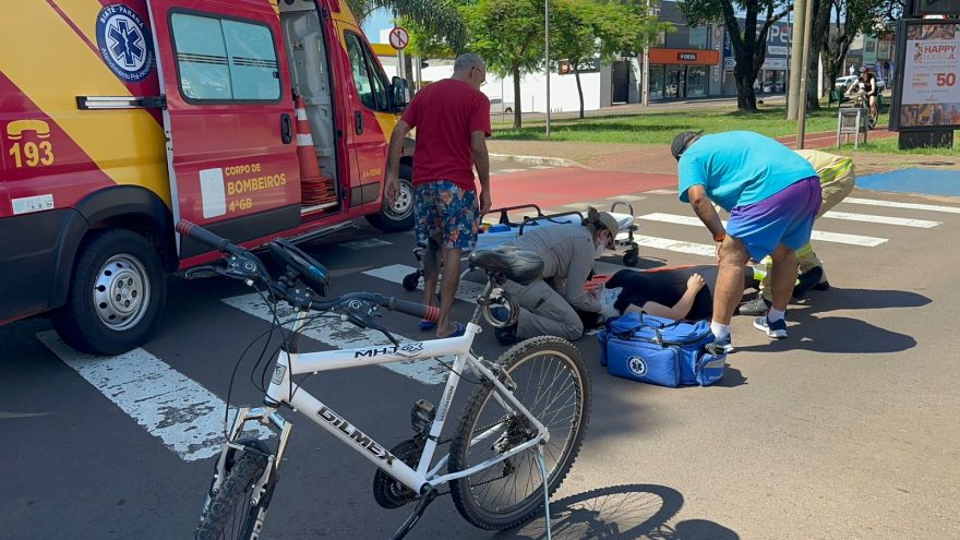 Jovem, de 19 anos, fica ferida após sofrer queda de patinete na Avenida Brasil