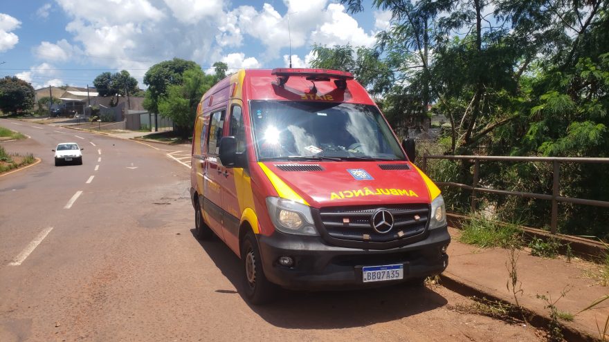 Mulher fratura o braço em acidente no Bairro Santa Cruz