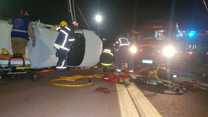 Vítima fica encarcerada após grave acidente no Santo Onofre