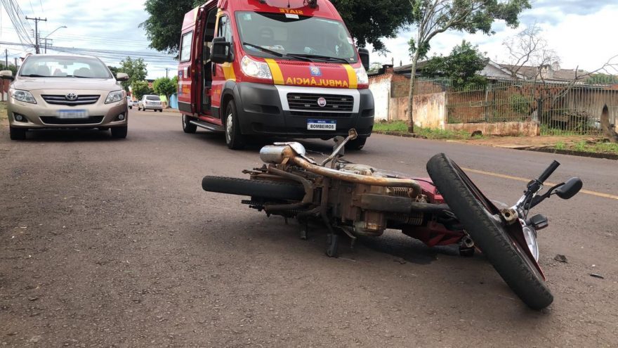 Mitsubishi ASX e motocicleta se envolvem em colisão no Bairro Periolo