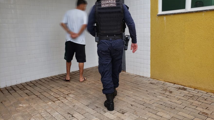 Jovem é detido após descumprir medida protetiva criada pela tia