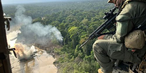 PF, Ibama e polícia colombiana desmobilizam garimpo na fronteira Imagem referente a PF, Ibama e polícia colombiana desmobilizam garimpo na fronteira