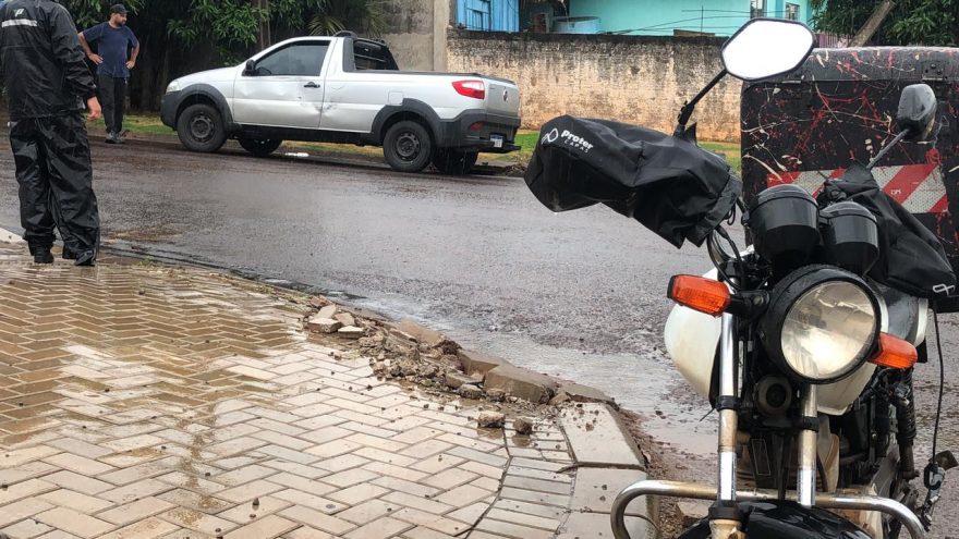 Bombeiros atendem vítima de acidente no Bairro Presidente