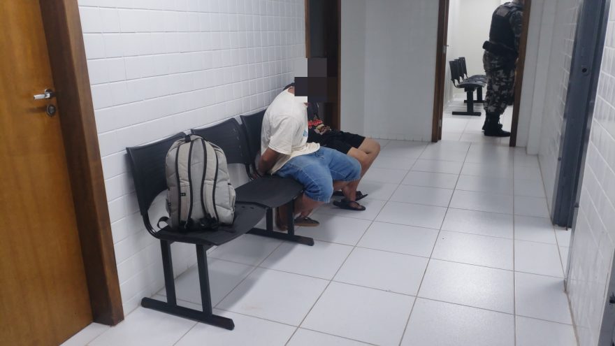 Dupla é detida pelo Choque com maconha no Melissa