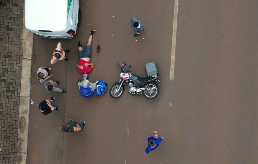 Motociclista fica ferido em acidente no Centro