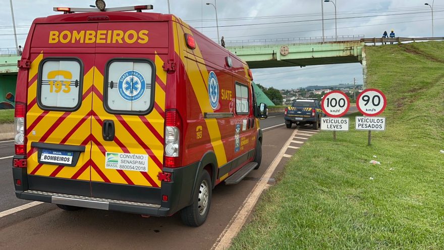 Mulher fica ferida ao cair de moto na PRc-467 em Cascavel