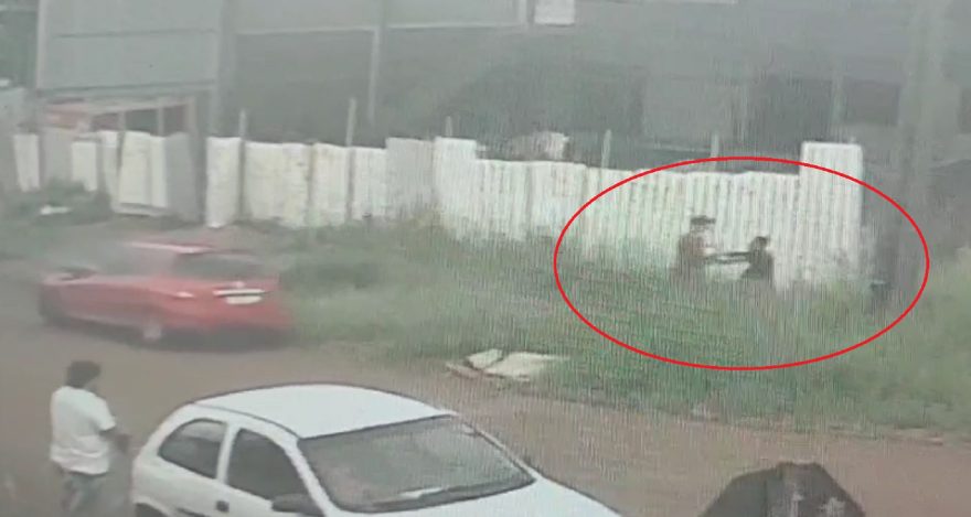 Câmera mostra confusão que terminou com jovem baleado no pé