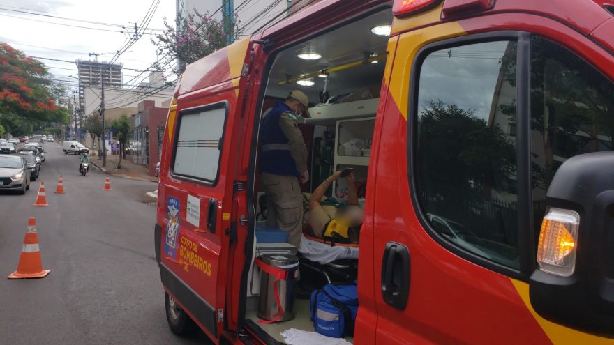 Mulher fica ferida em acidente na Rua Minas Gerais