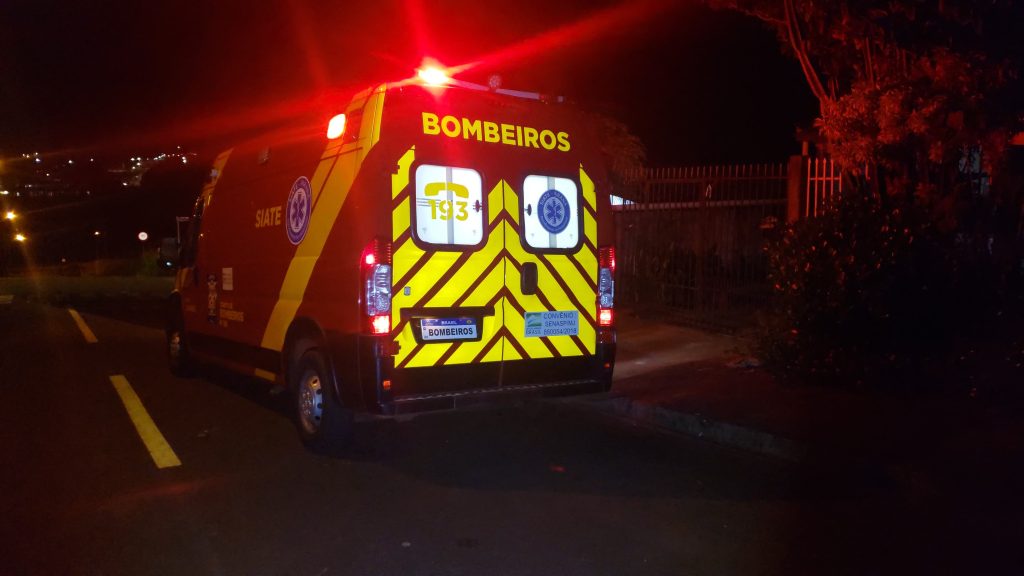 Criança ferida é socorrida pelo Siate no Bairro Cataratas
