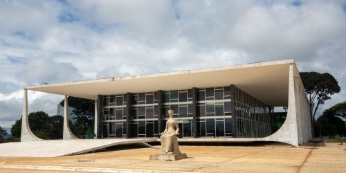Maioria do STF vota para levar julgamento de políticos para turmas