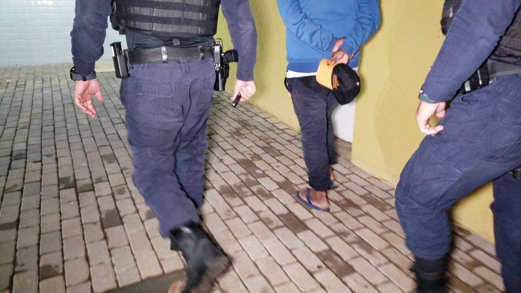 Procurado pela Justiça é encontrado pela GM na Praça da Bíblia