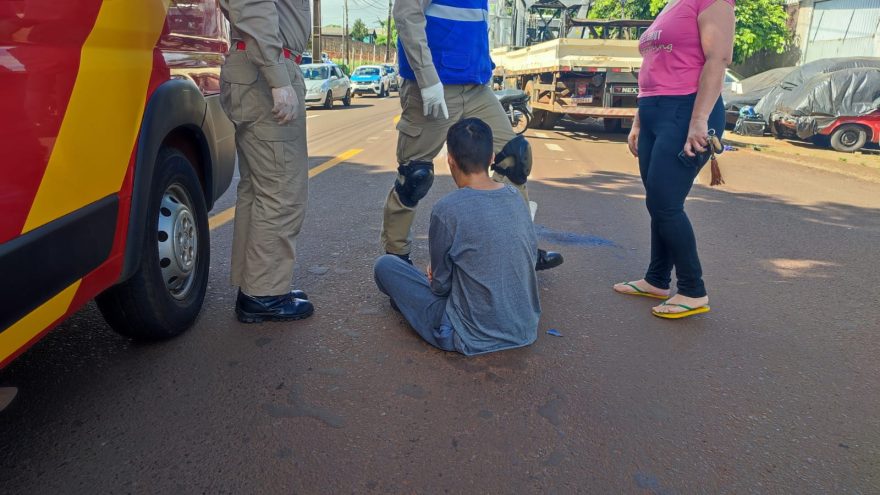 Duas pessoas ficam feridas em colisão com motos na Rua Rio da Paz