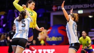 Brasil supera Argentina e continua vivo no Mundial de handebol