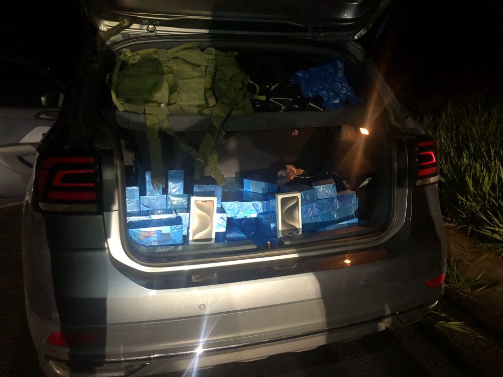 PRE apreende veículo carregado com R$180 mil em mercadorias em Porecatu