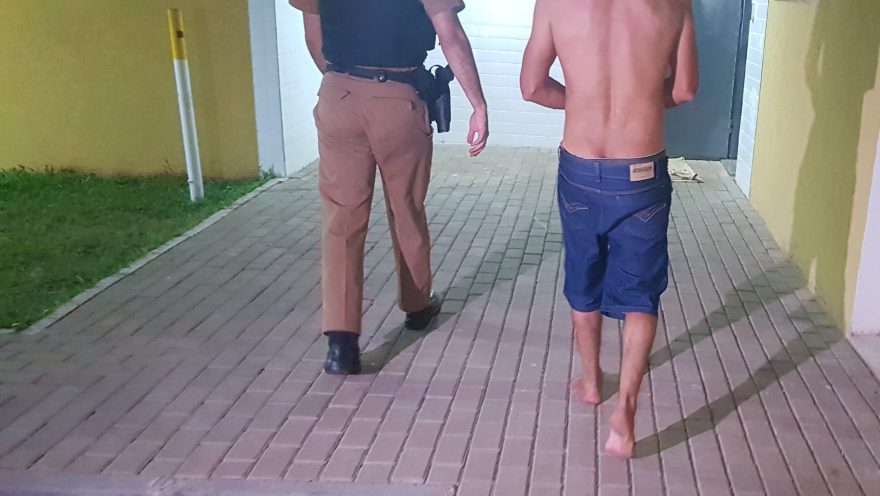 Indivíduo é preso após agredir a companheira no bairro Santa Cruz