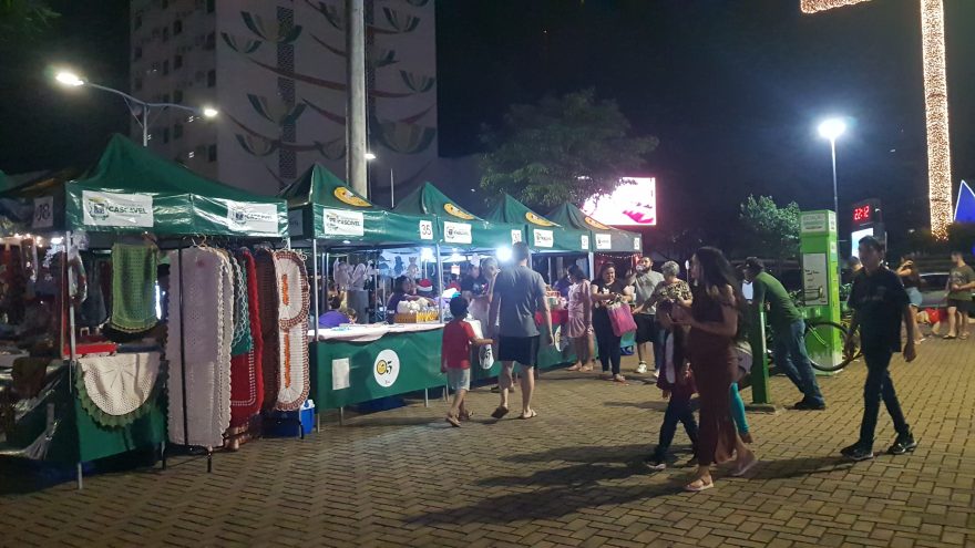 Natal 2023: Edição extra da Feira do Teatro é realizada no Calçadão da Catedral