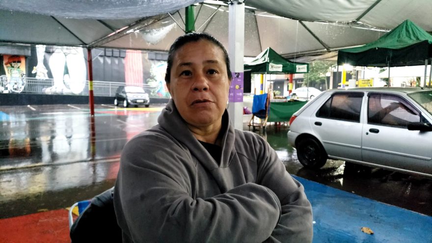 Molhou! Feirantes pedem melhorias na estrutura da Feira do Teatro