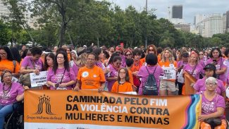 Caminhadas em todo o país pedem o fim da violência contra mulheres