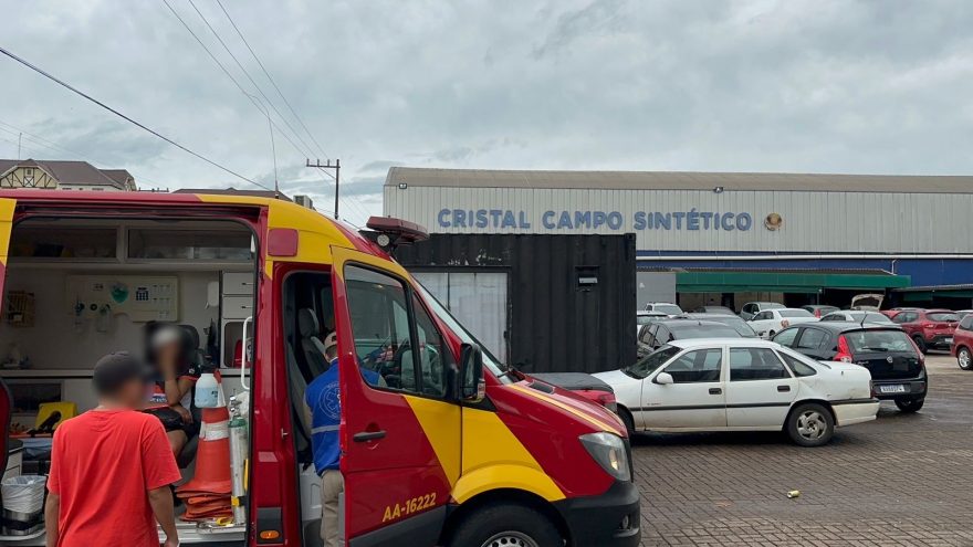 Mulher fica ferida durante jogo de futebol no Recanto Tropical