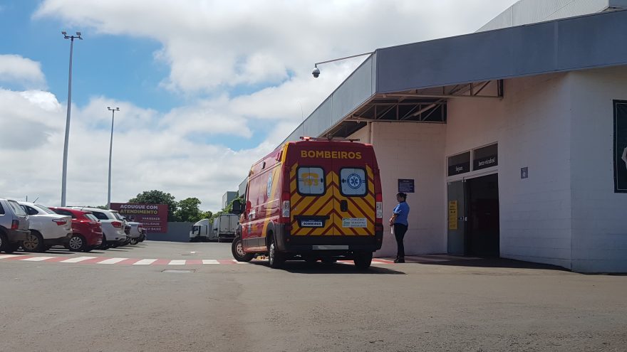 Trabalhadora é atingida por caixa e, com edema no crânio, precisa ser socorrida pelo Siate