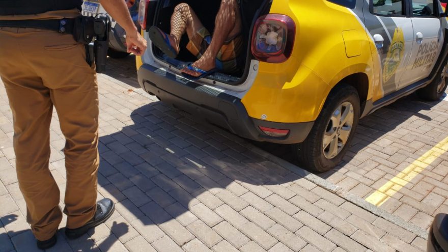 Com a boca na botija, ladrão é preso por populares após invadir apartamento no Riviera