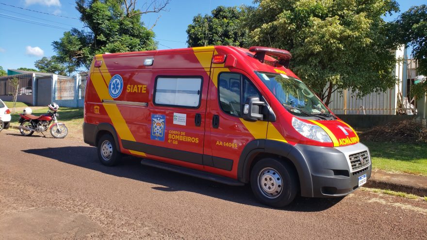 Jovem é socorrida pelo Siate após ataque de cachorro no Bairro Floresta