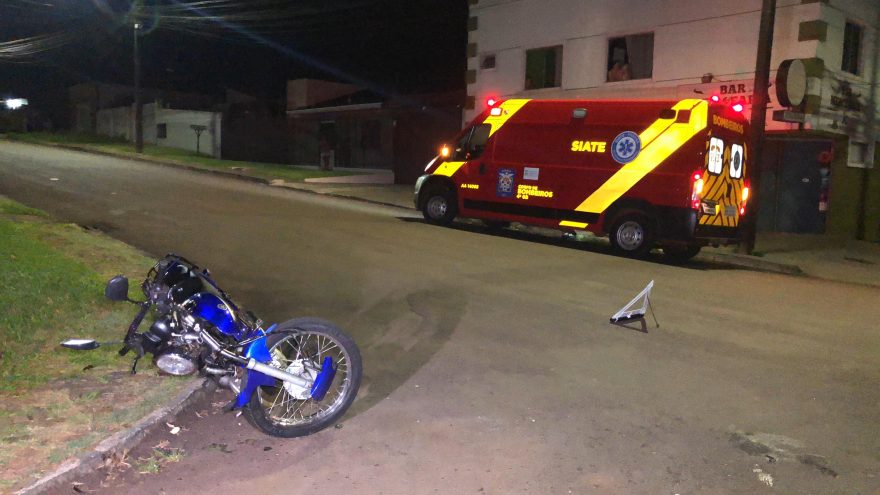 Motociclista fica ferido em acidente na Rua Rosa Norma Vessaro no São Cristóvão