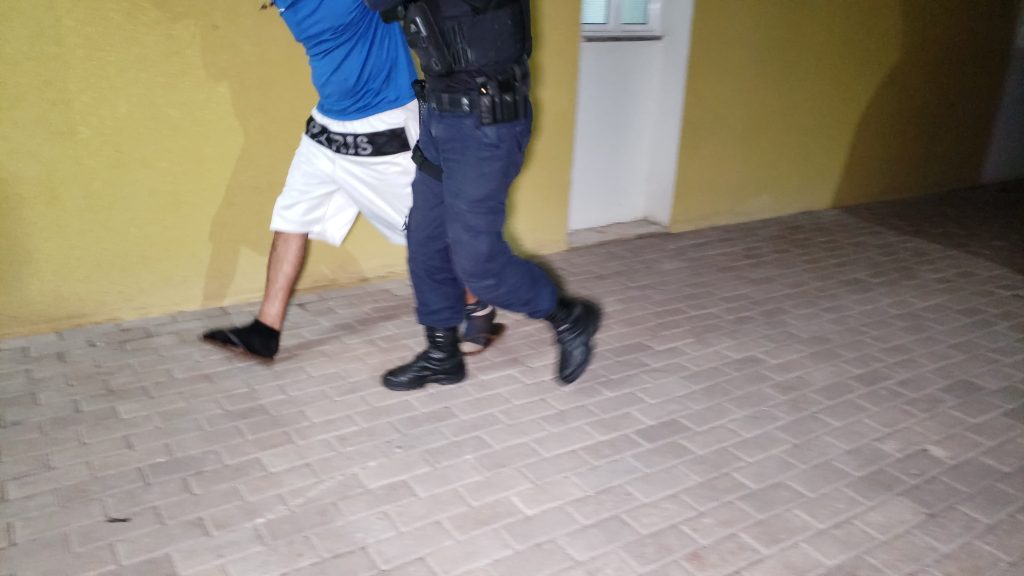 Jovem descumpre medida protetiva e tenta agredir a própria mãe no Cascavel Velho