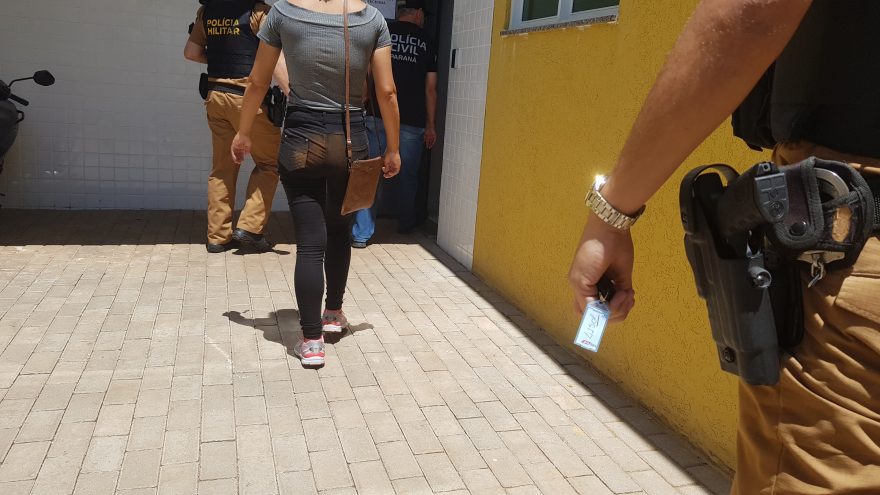Mesmo com medida protetiva, jovem invade casa da mãe e acaba presa pela Polícia Militar