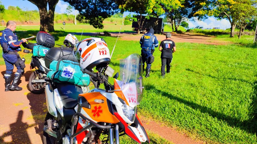 Caminhoneiro passa mal e é socorrido pelo Samu na BR-467 em Cascavel