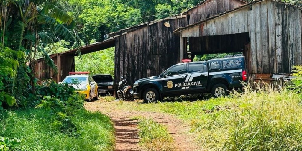 Mulher é morta a tiros e facadas pelo ex-companheiro em Pato Bragado