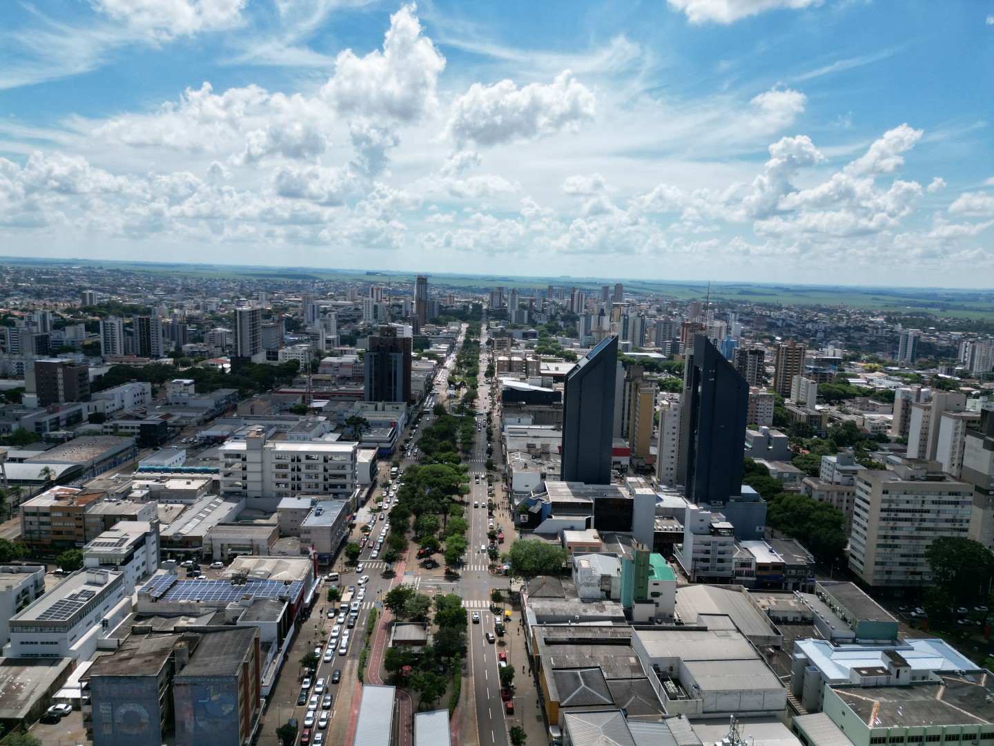 Avenida Brasil sofre interdição parcial por serviços da Copel