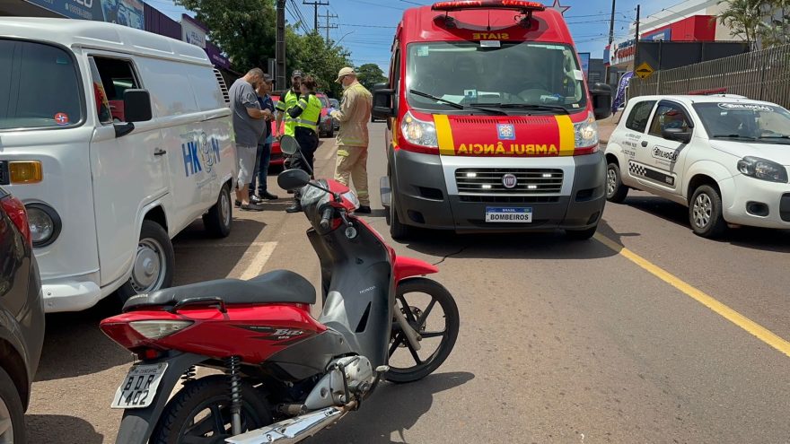 Motociclista fica ferido em acidente de trânsito na Rua Jacarezinho