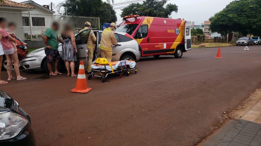 Mulher fica ferida em acidente de trânsito na Rua Natal