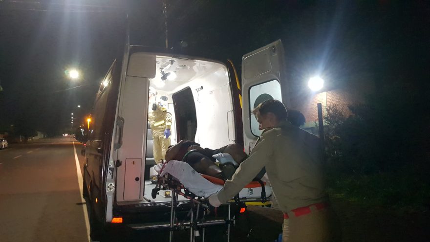 Homem sofre luxação em perna durante jogo de vôlei no Tropical