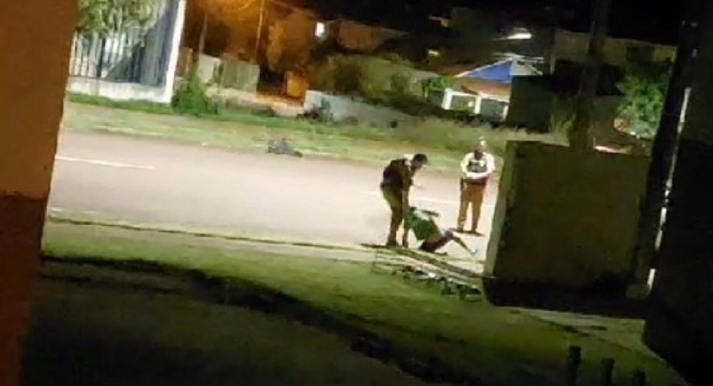 Vizinhos denunciam conduta de policial militar durante abordagem no Riviera