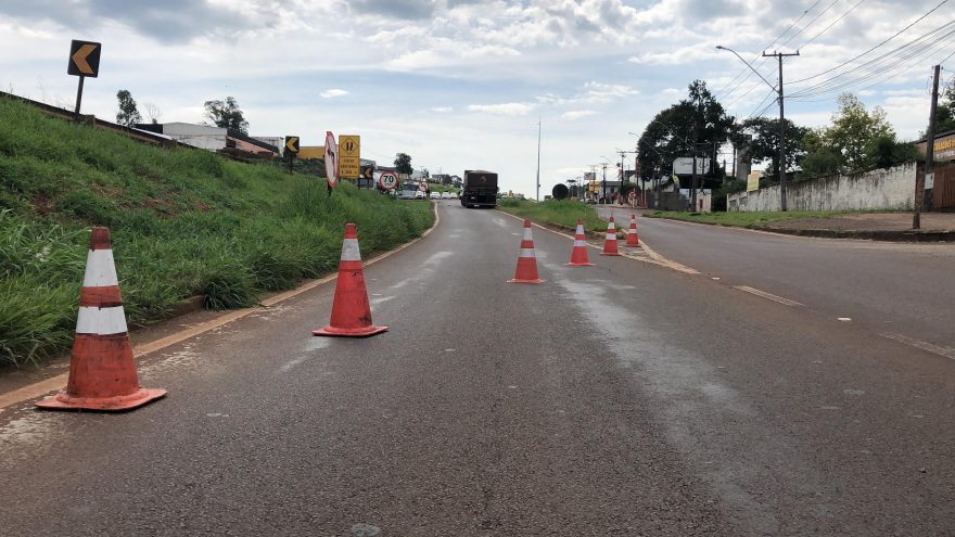 Carreta com problemas mecânicos bloqueia acesso da BR-277 no XIV de Novembro